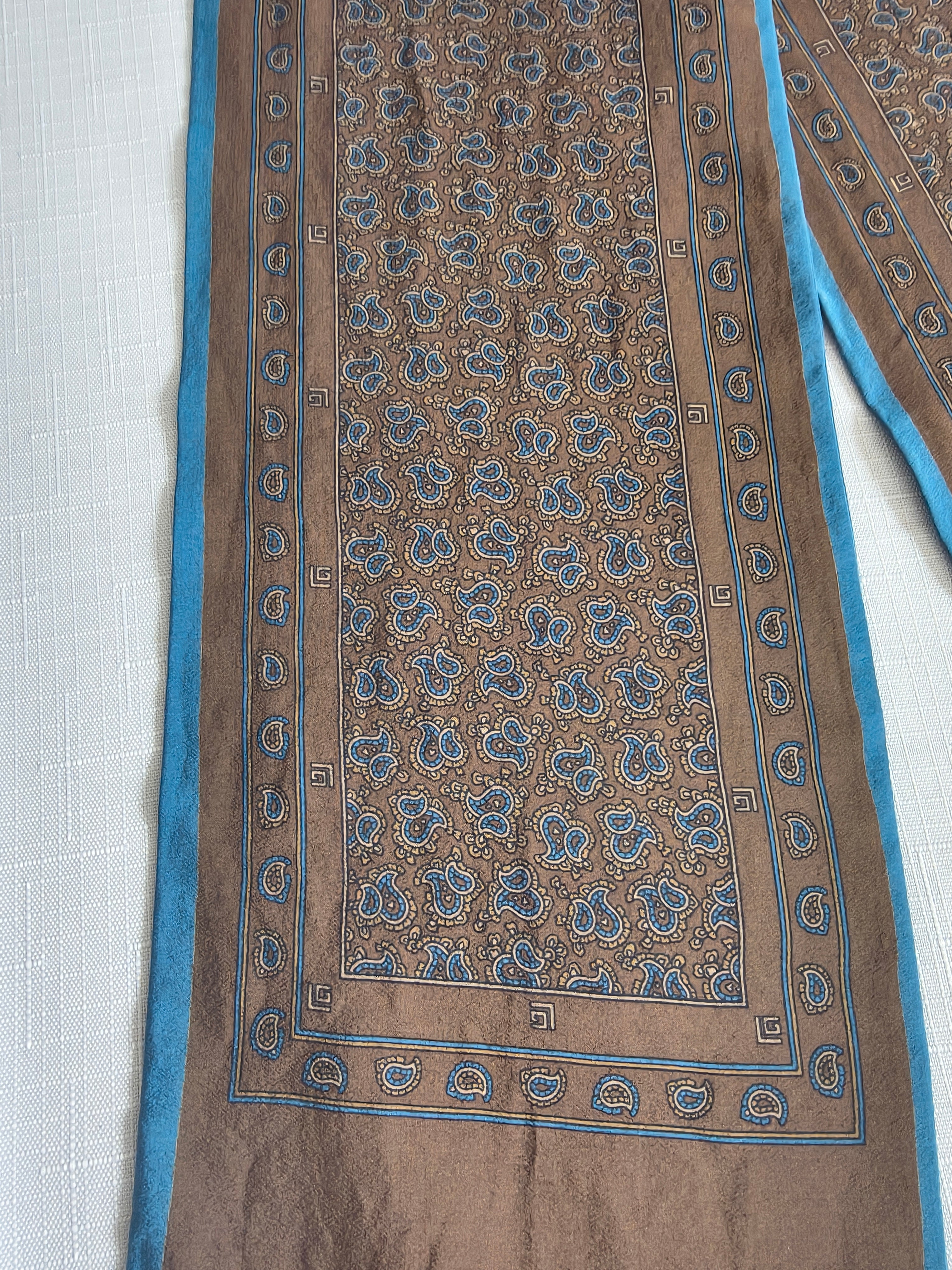 Guy Laroche Paris Fular meski jedwabny paisley brazowo-blekitny 134x15cm Made in Italy