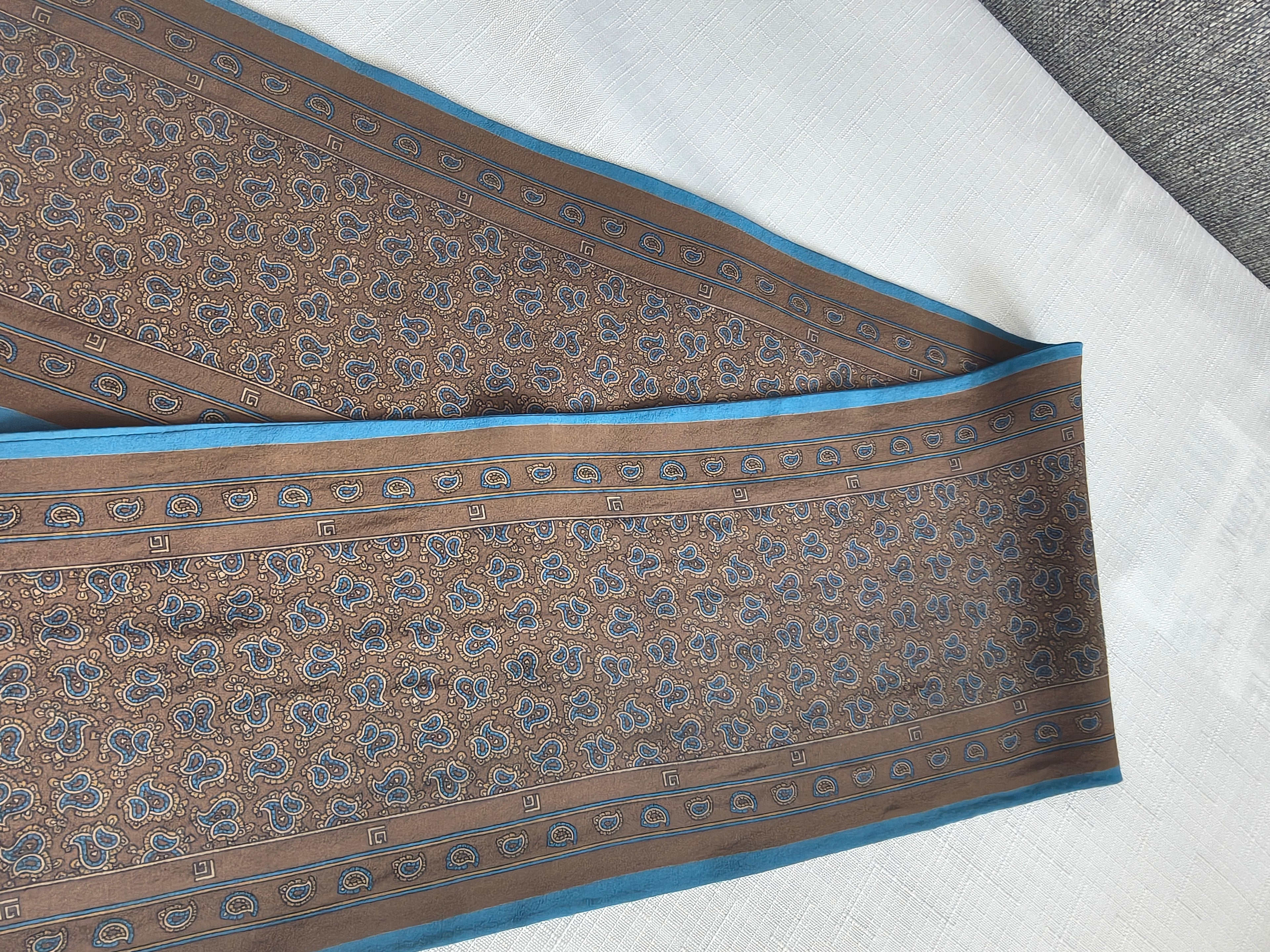 Guy Laroche Paris Fular meski jedwabny paisley brazowo-blekitny 134x15cm Made in Italy