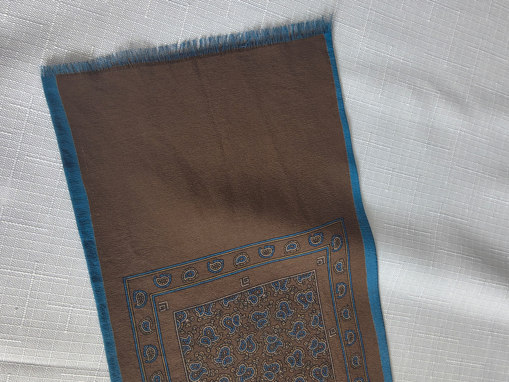 Guy Laroche Paris Fular meski jedwabny paisley brazowo-blekitny 134x15cm Made in Italy