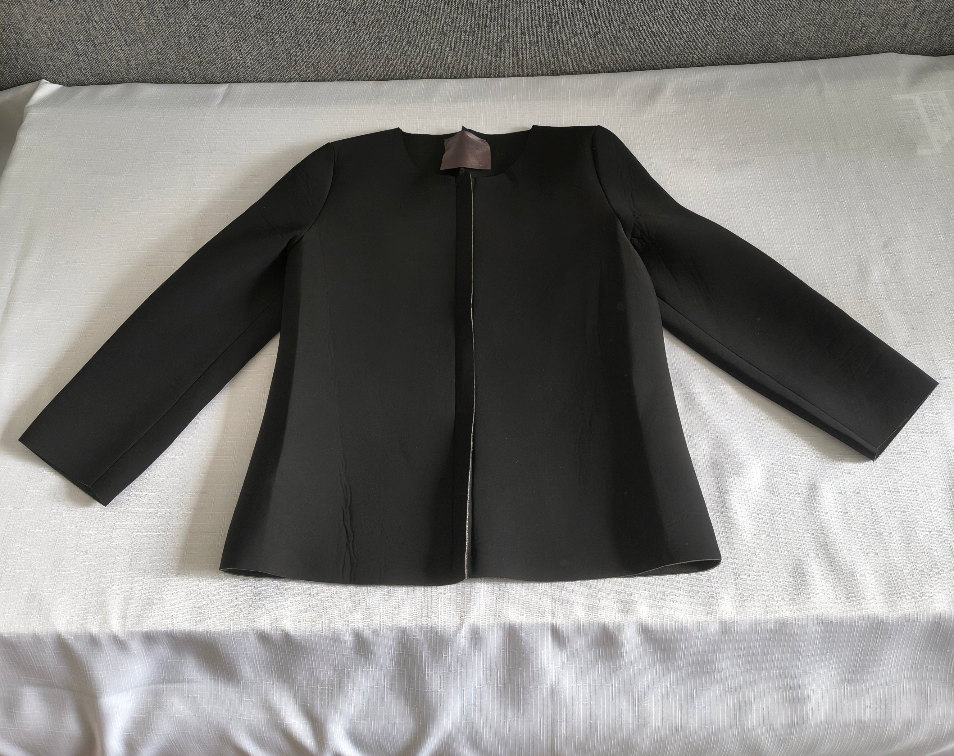 ES Givien Zakiet damski czarny neopren oversize zamek r. M